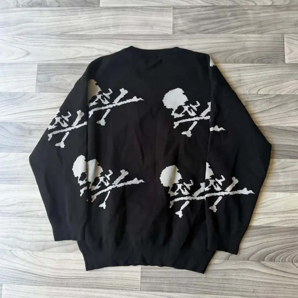 Vintage Y2K Skull and Crossbones Graphic Crewneck Sweater